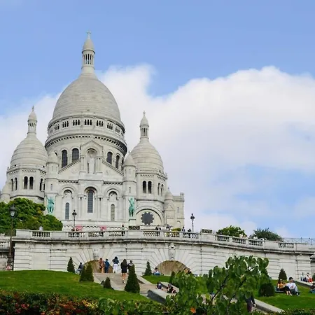 6p - Montmartre- Batignolles باريس